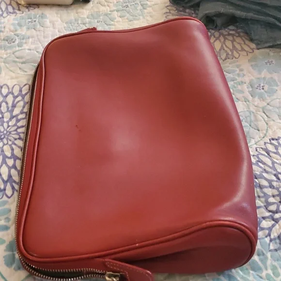 Vintage Coach Red Leather Toiletry Bag - Picture 2 of 4